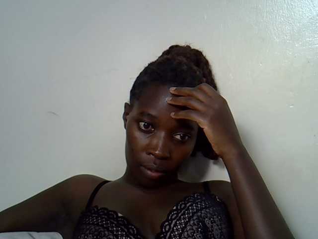 miss-vibes live cam on BongaCams