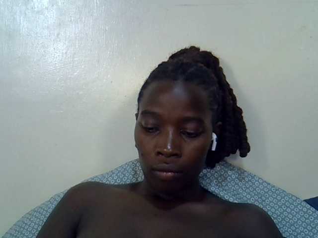 miss-vibes live cam on BongaCams