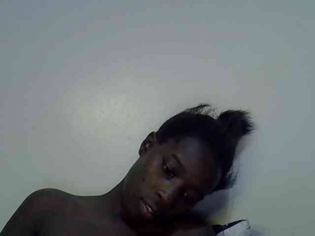 miss-vibes webcam