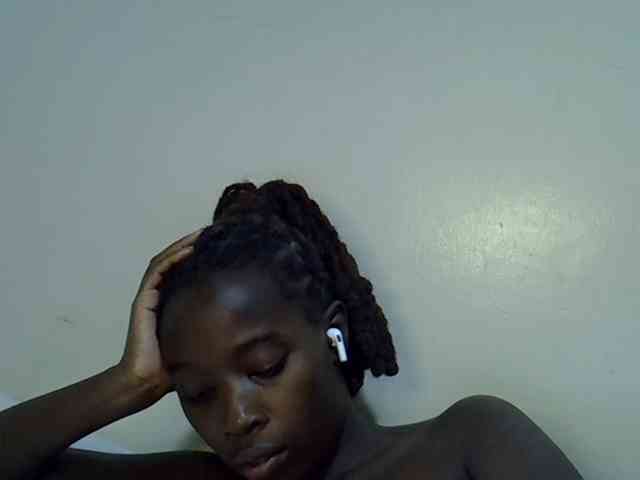 miss-vibes webcam