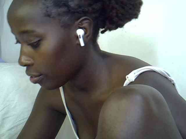 Model: miss-vibes