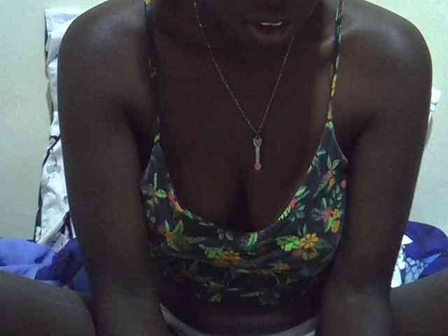 miss-vibes webcam
