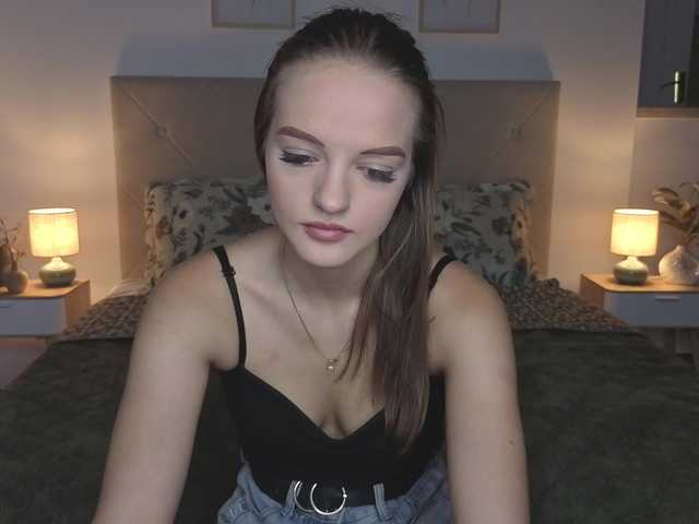 Cutie-meoow live cam on BongaCams