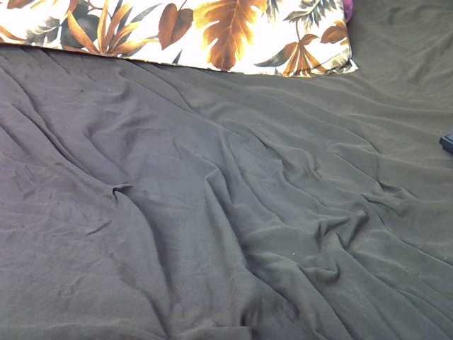 hot-mellissa live cam preview