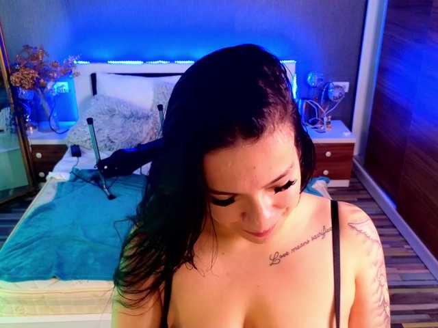 EmmaGunner live cam on BongaCams