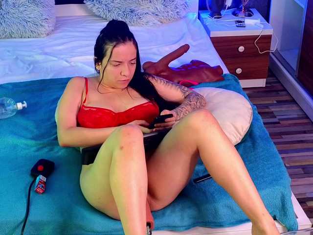 EmmaGunner live cam on BongaCams
