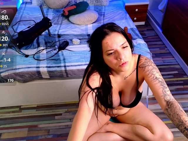 EmmaGunner live cam on BongaCams