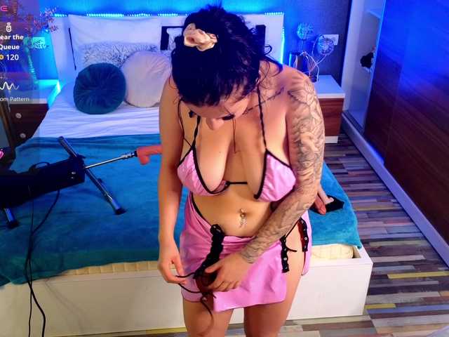 EmmaGunner live cam on BongaCams