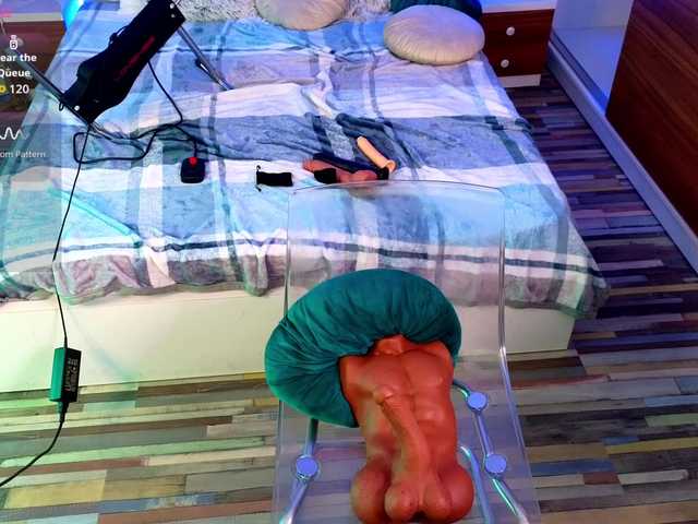 EmmaGunner live cam on BongaCams
