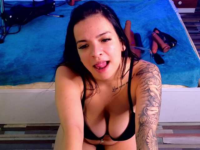 EmmaGunner live cam on BongaCams