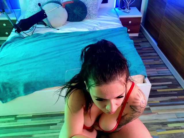 EmmaGunner live cam on BongaCams