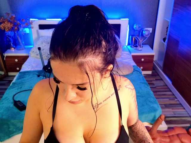 EmmaGunner live cam on BongaCams
