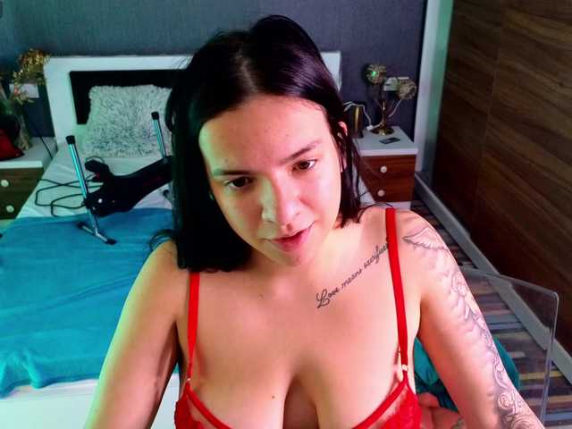 EmmaGunner live cam on BongaCams
