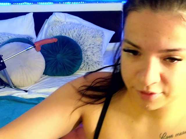 EmmaGunner live cam on BongaCams