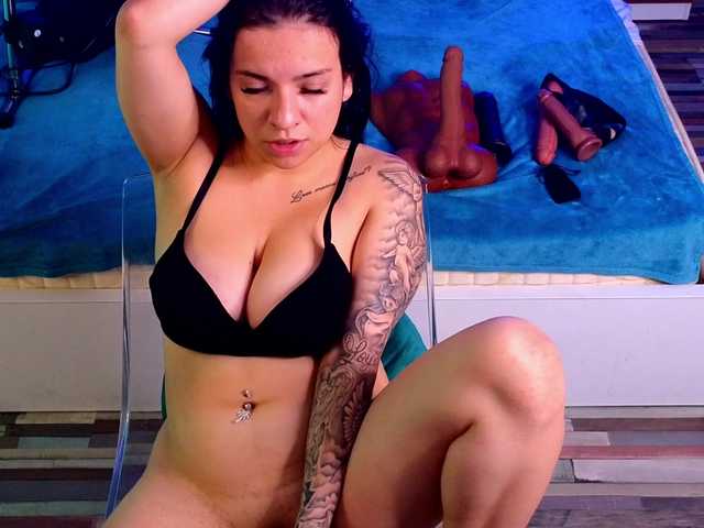 EmmaGunner live cam on BongaCams
