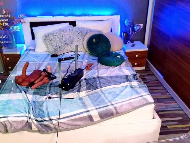EmmaGunner live cam on BongaCams