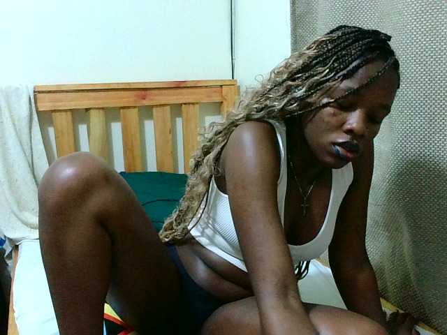 Malibhu live cam on BongaCams