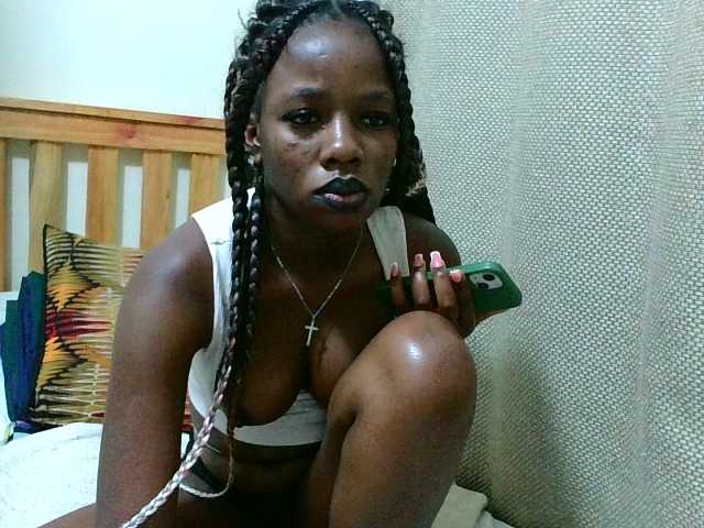 Malibhu live cam on BongaCams