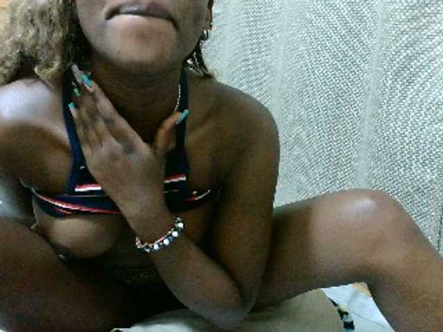 Malibhu live cam on BongaCams