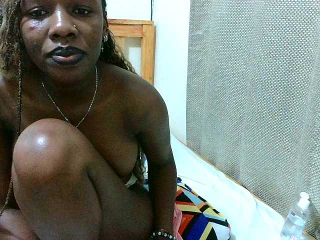 Malibhu live cam on BongaCams
