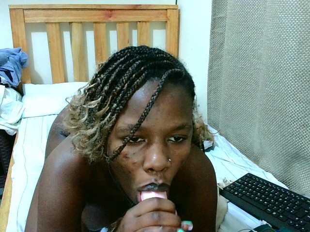Malibhu live cam on BongaCams