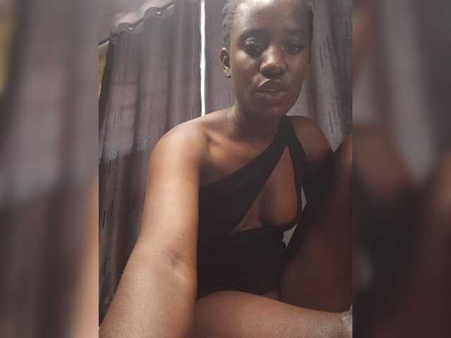 Pinky23a live cam on BongaCams