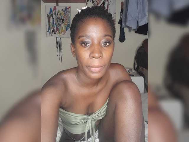 Pinky23a live cam on BongaCams