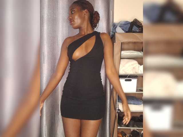Pinky23a live cam on BongaCams