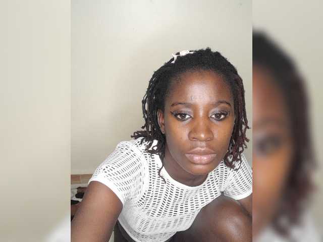 Pinky23a live cam preview