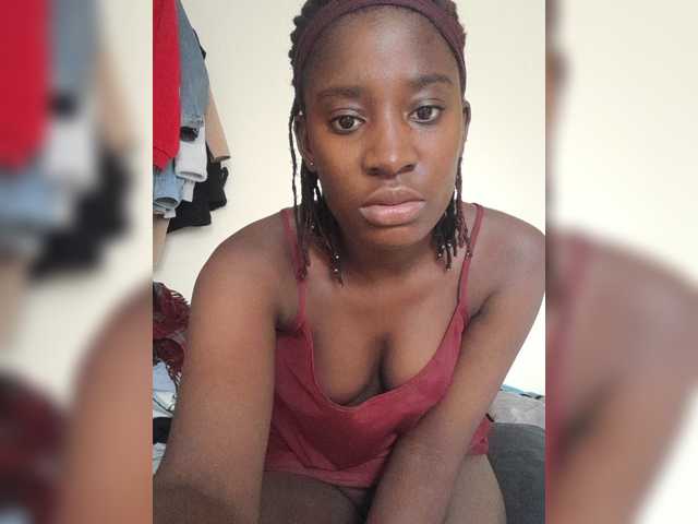 Pinky23a live cam on BongaCams