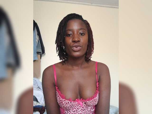 Pinky23a live cam on BongaCams