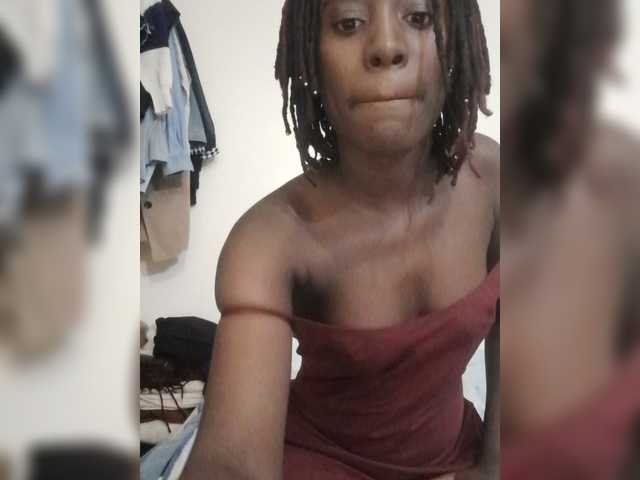 Pinky23a live cam on BongaCams