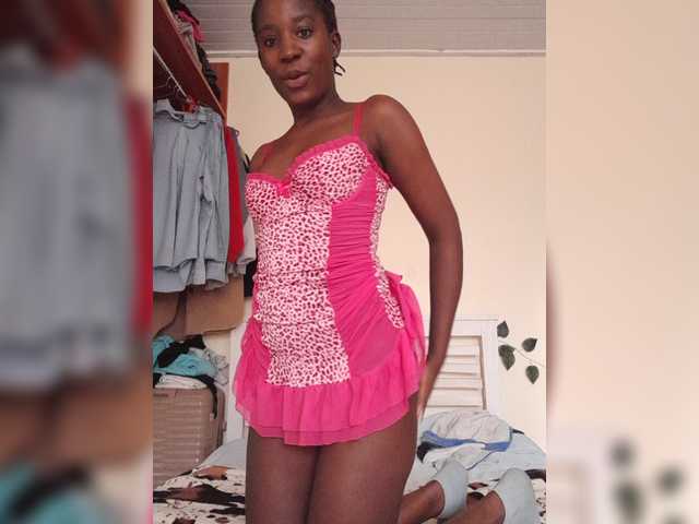 Pinky23a live cam on BongaCams