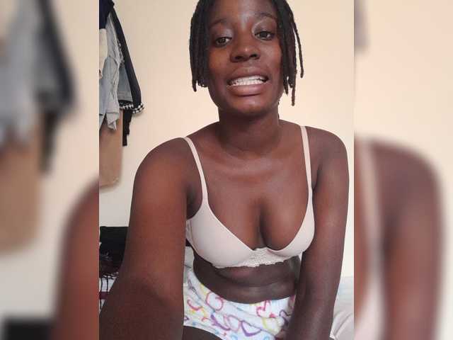 Pinky23a live cam on BongaCams
