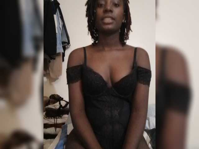 Pinky23a live cam on BongaCams