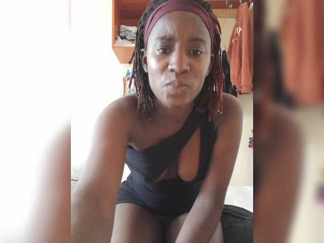 Pinky23a live cam on BongaCams