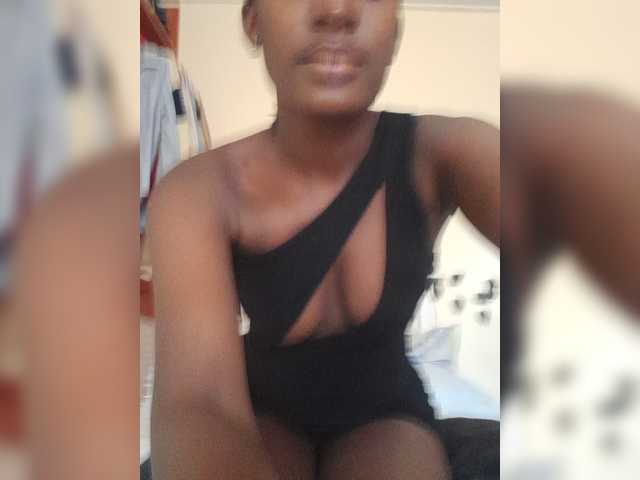 Pinky23a live cam on BongaCams