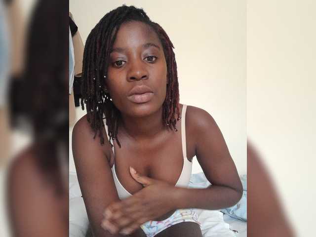 Pinky23a live cam on BongaCams