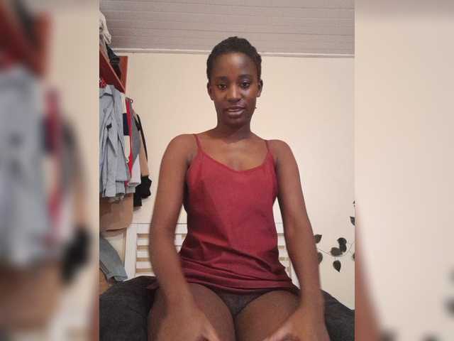 Pinky23a live cam on BongaCams