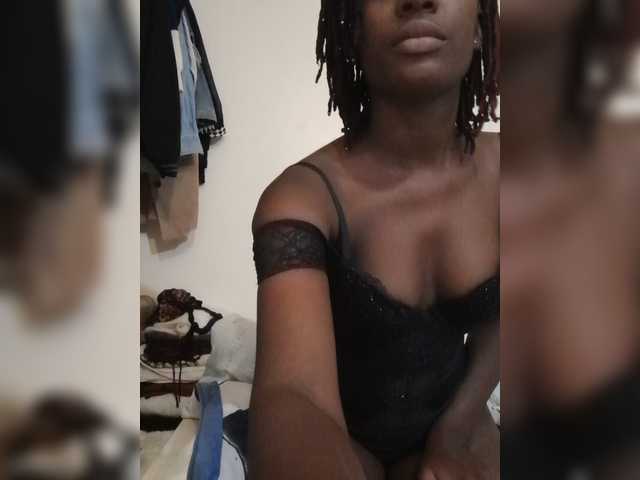 Pinky23a live cam on BongaCams