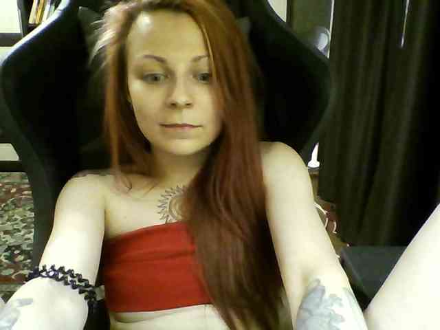 SeleneMur webcam