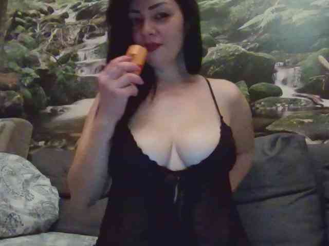 VelvetMonaX webcam