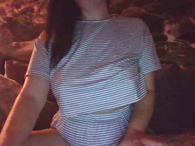 VelvetMonaX webcam