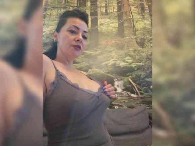 VelvetMonaX webcam