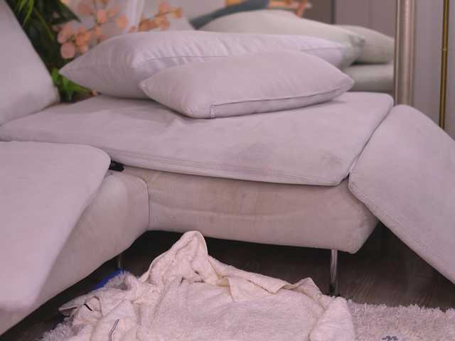MillieHartwell live cam on BongaCams
