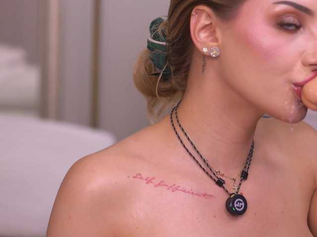 MillieHartwell live cam on BongaCams