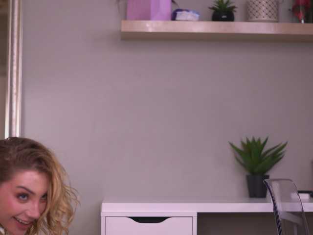 MillieHartwell live cam on BongaCams