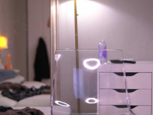 MillieHartwell live cam