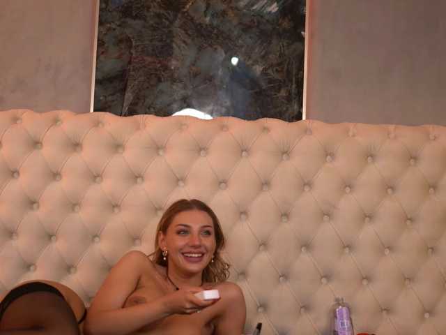 MillieHartwell live cam preview