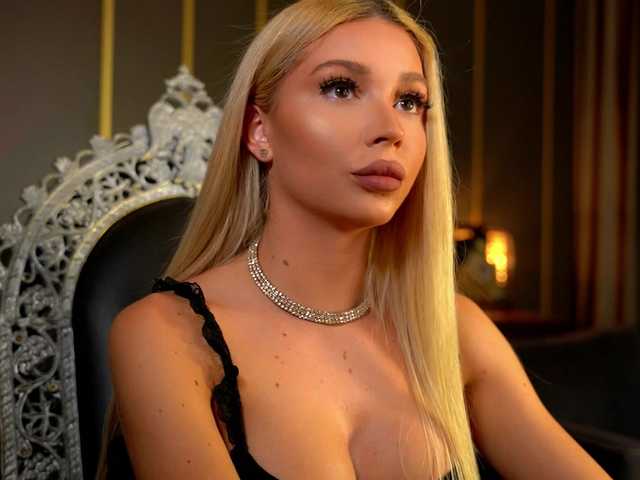 MalloryDimonium live cam on BongaCams
